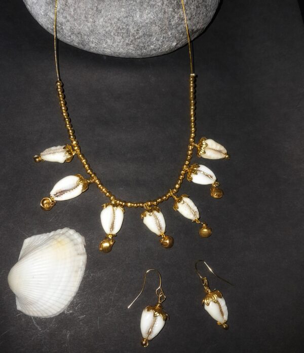Cowri Shell Hanging set