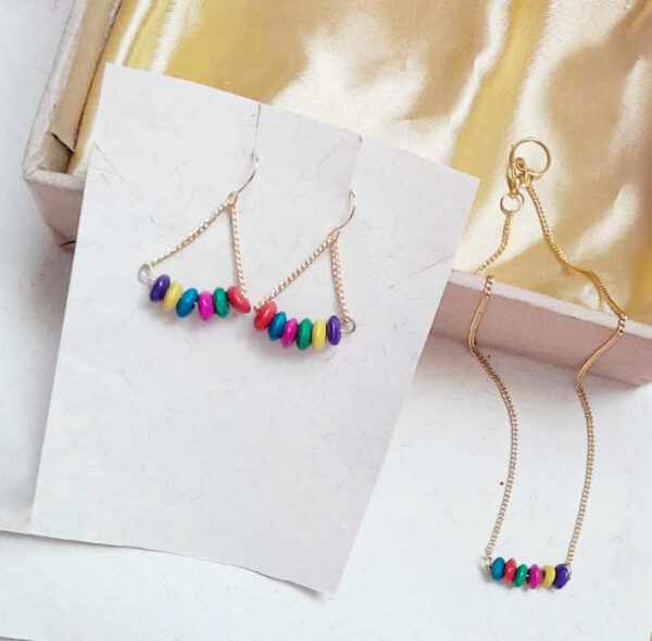 multicoloured wooden beads broad pendant set