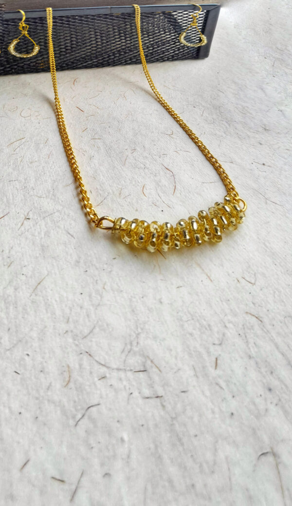 sugar beads broad pendant set